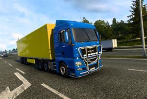 Lorry in the blue and yellow colours of the Ukranian flag